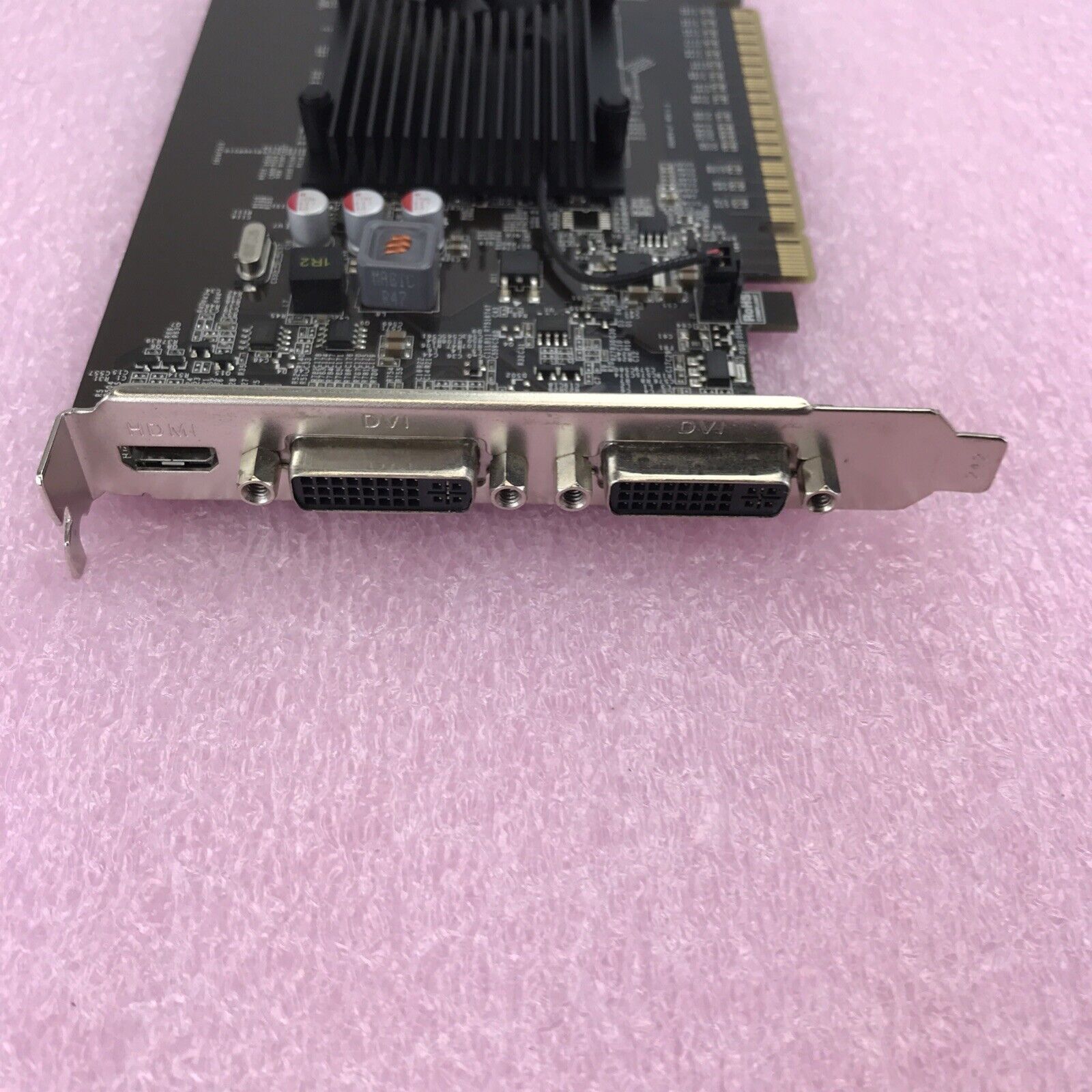 GeForce GT520 1G PCI-E 01G-P3-1526-KR Graphics Card GPU P1310