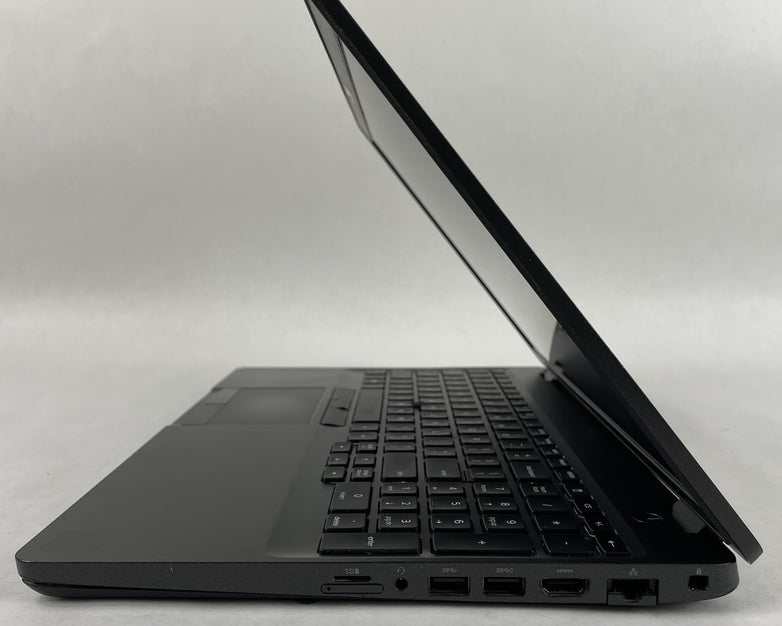 Dell Latitude 5500 15.6" i5-8265U 1.60 GHz 8 GB RAM No SSD/OS/AC - Bad Edge