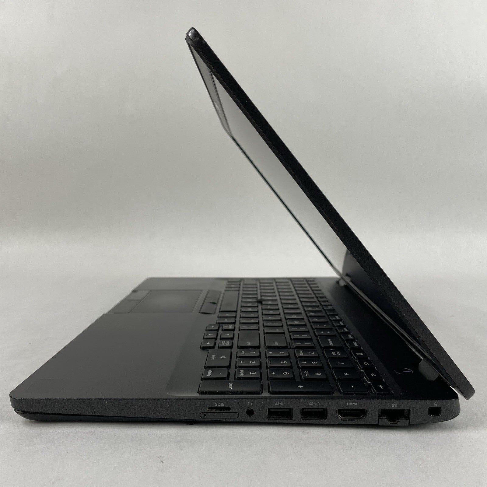 Dell Latitude 5500 15.6" i5-8265U 1.60 GHz 8 GB RAM No SSD/OS/AC - Bad Edge5