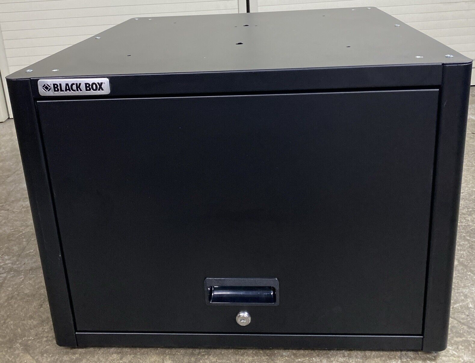 Black Box UD10KP Tablet Charging Cabinet 10 Slot Cubby Locker for Tablet Laptop