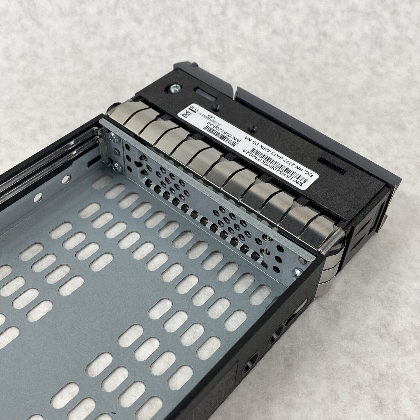 NetApp 0095673-10 SAS/SATA Hard Drive Caddy Tray 0961208-20 w/ Emulex Adapter