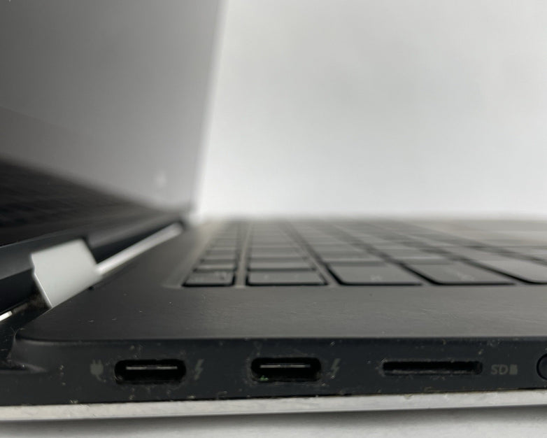 Dell XPS 15 9575 2-in-1 15.6" i5-8305G 2.80 GHz 8 GB RAM No SSD/OS/AC/Battery
