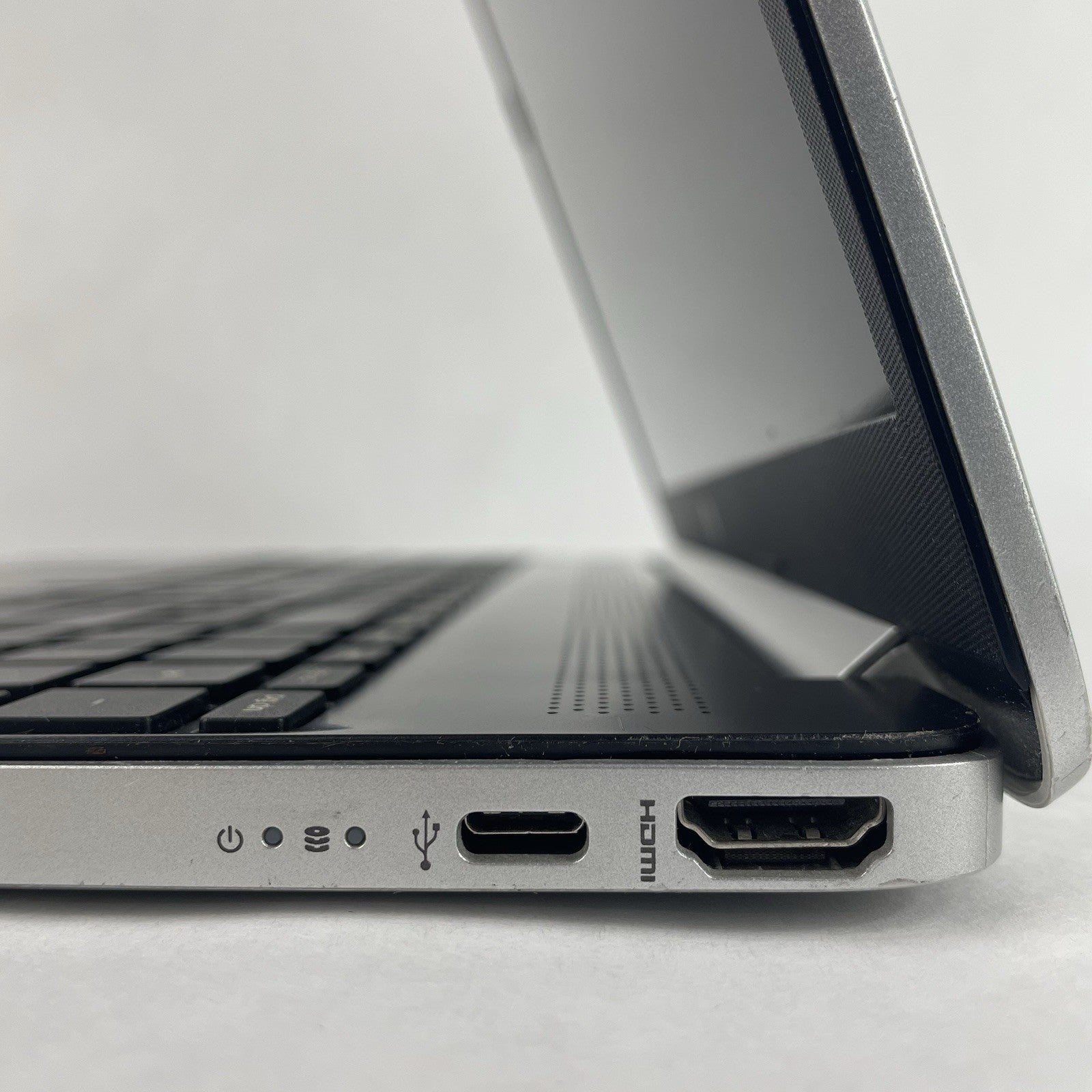 HP 15-dy1051WM 15.6" i5-1035G1 1.00 GHz 8 GB RAM No SSD/OS/AC - Bad Bottom8