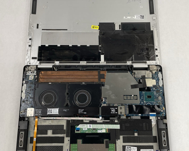 Dell XPS 15 9575 15.6" i5-8305G 2.80 GHz 8 GB RAM No SSD/OS/AC