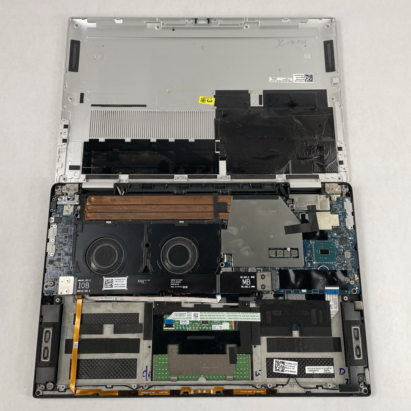 Dell XPS 15 9575 15.6" i5-8305G 2.80 GHz 8 GB RAM No SSD/OS/AC16