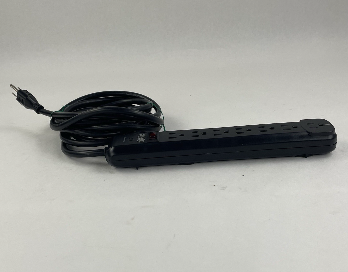 Tripp-Lite TLP712B 7 Outlet Surge Protector Tested4