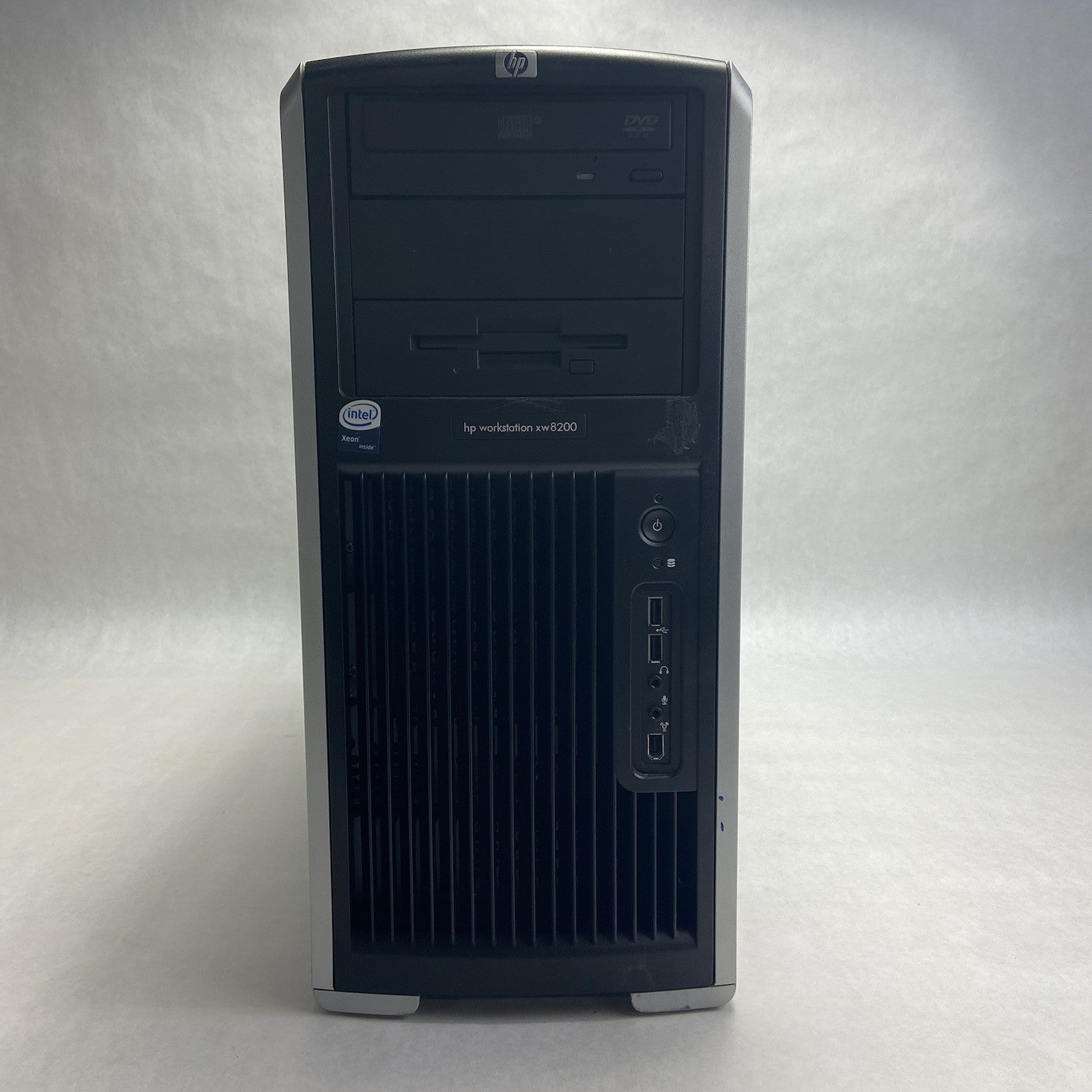 HP Workstation xw8200 MT 2x Intel Xeon 3.2GHz 3GB RAM No HDD No OS Quadro NVS 281