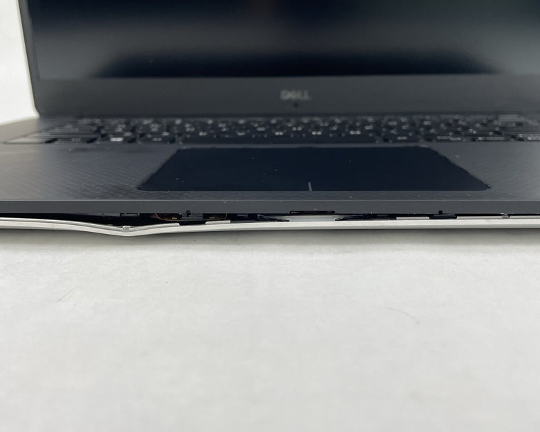 Dell XPS 15 9570 15.6" i5-8300H 2.30 GHz 8 GB RAM No SSD/OS/AC - Bent Bottom