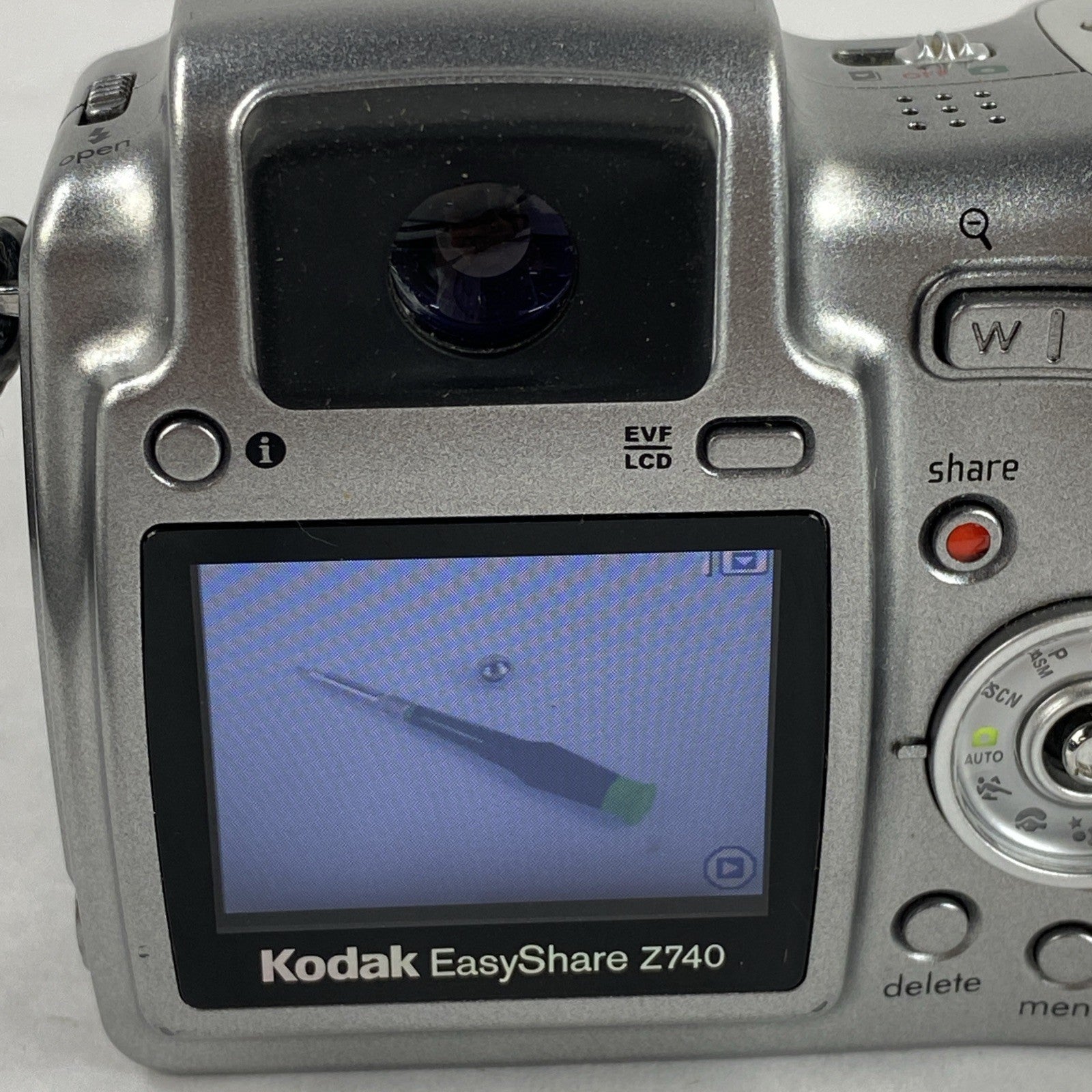 Kodak EasyShare Z740 10x Zoom Digital Picture And Video Camera6