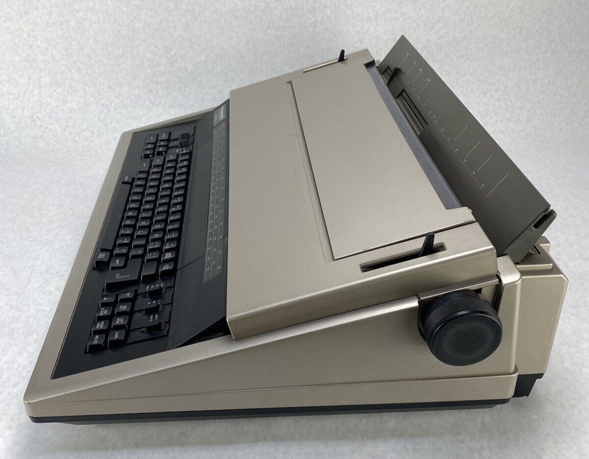 Panasonic KX-E7000 Electric Typewriter Tested