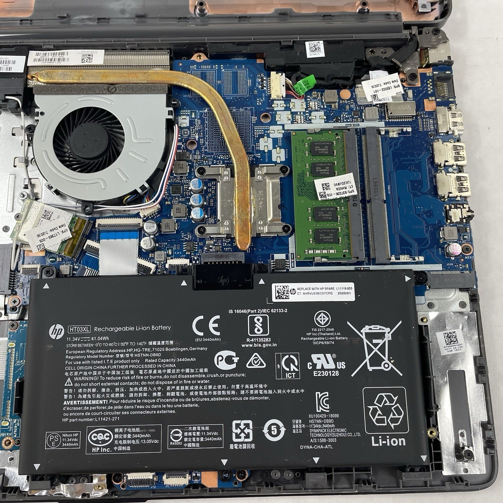 HP 255 G7 15.6" Ryzen 3 2200U 2.50 GHz 8 GB RAM No SSD/AC/OS17