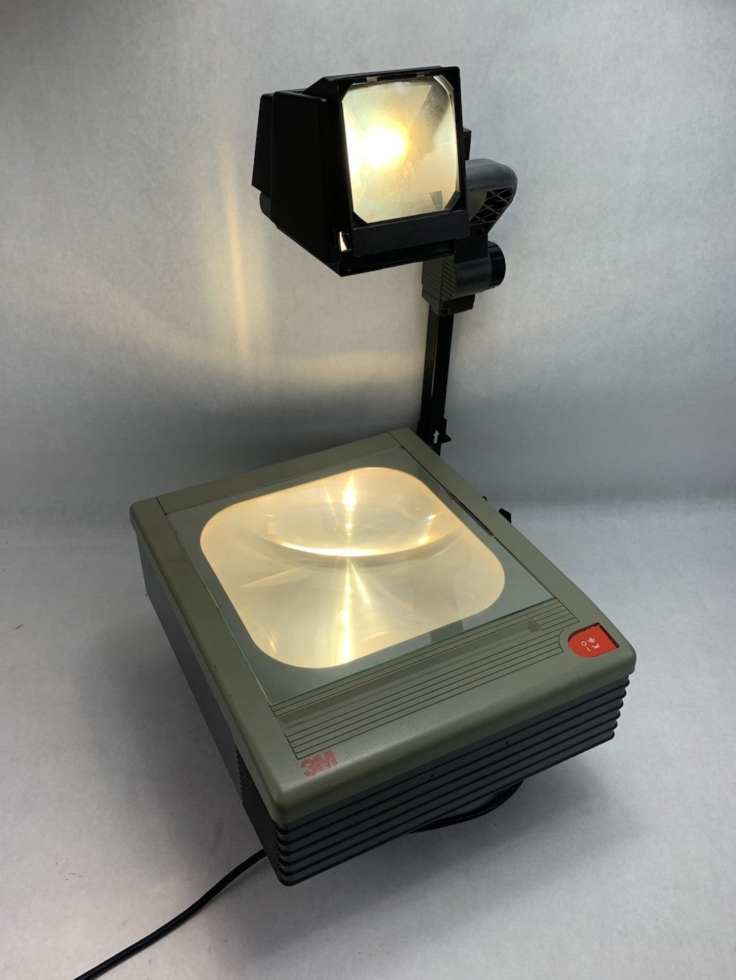 3M 9000AJE 9060 Overhead Projector - Tested2