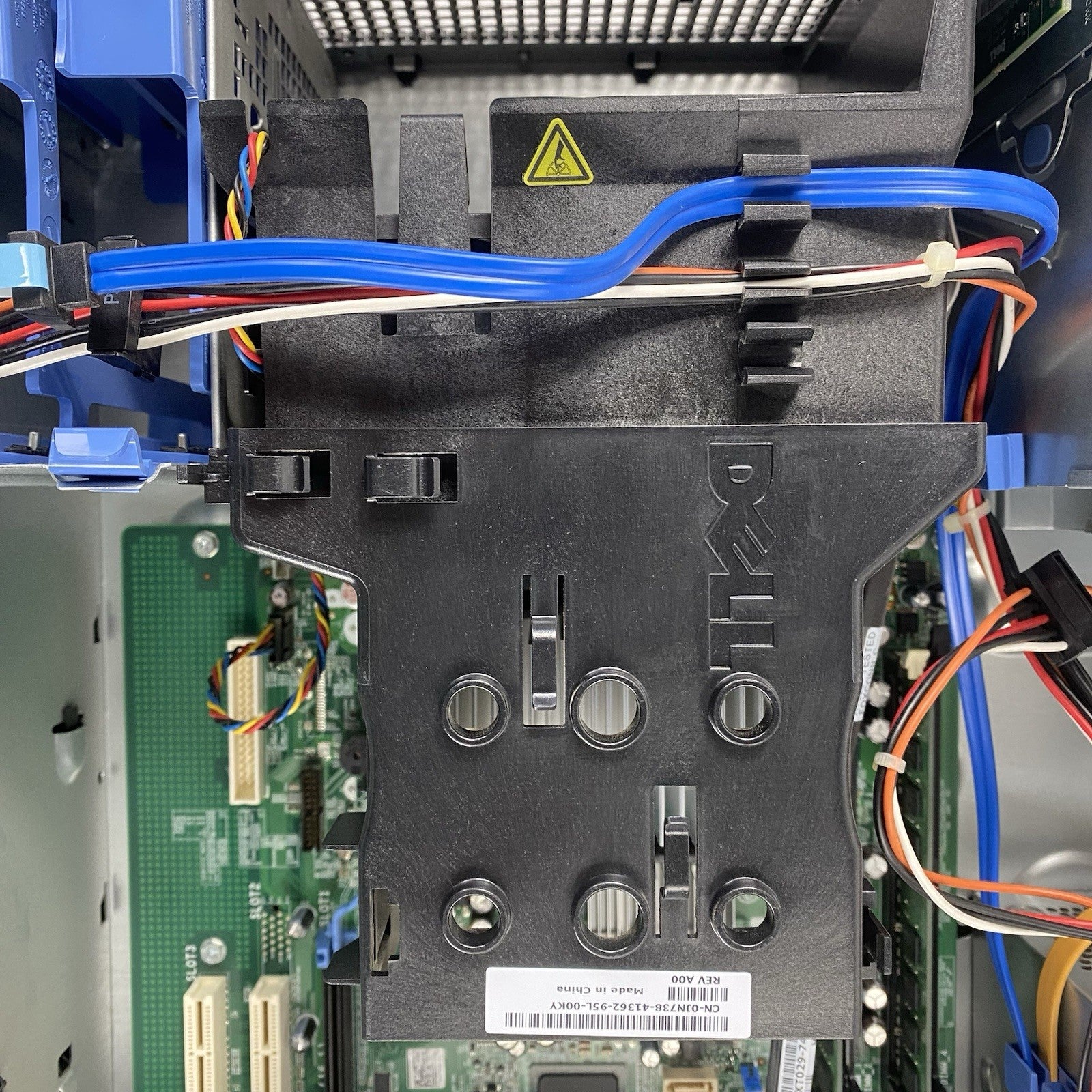 Dell OptiPlex 760 MT Pentium Dual-Core E5200 2.5GHz 4GB RAM No HDD No OS