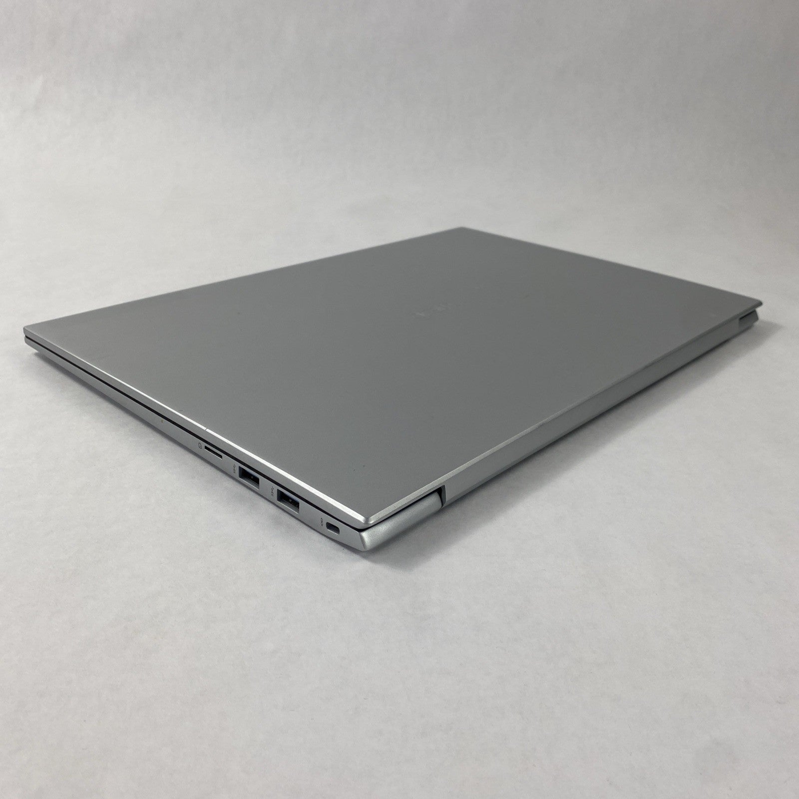 LG Gram 17Z90P-N.APS5U1 Intel Core i7-1165G7 2.8 GHz 16GB RAM 17" No SSD No OS