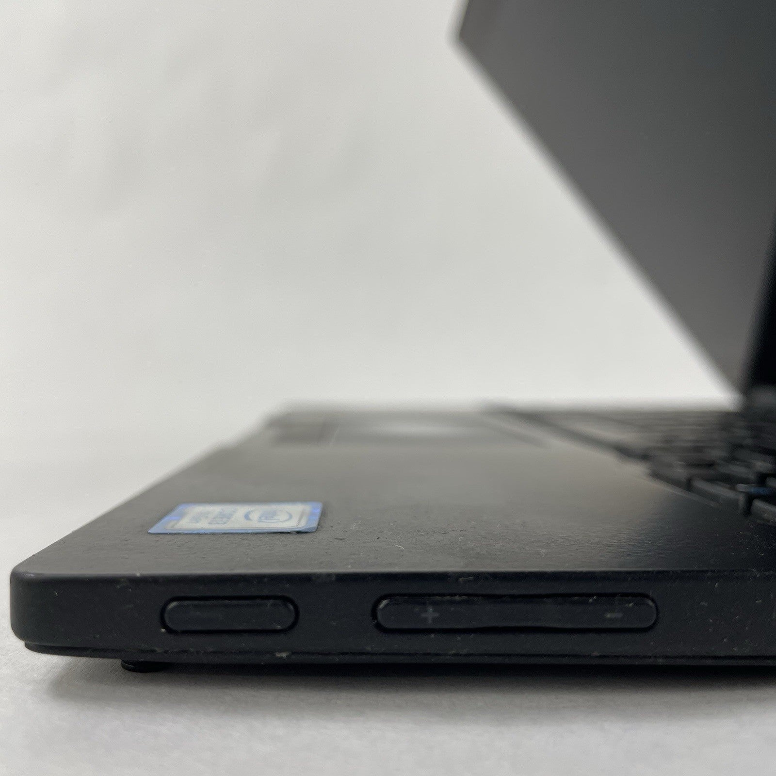 Dell Latitude 7390 2 in 1 13.3" Touch i3-7130U 2.70 GHz 4 GB RAM No SSD/OS/Batt7