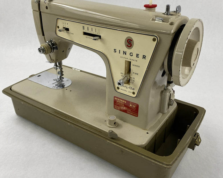 Singer Model 237 Fashion Mate Sewing Machine Cut Wire No pedal - Parts or Repair