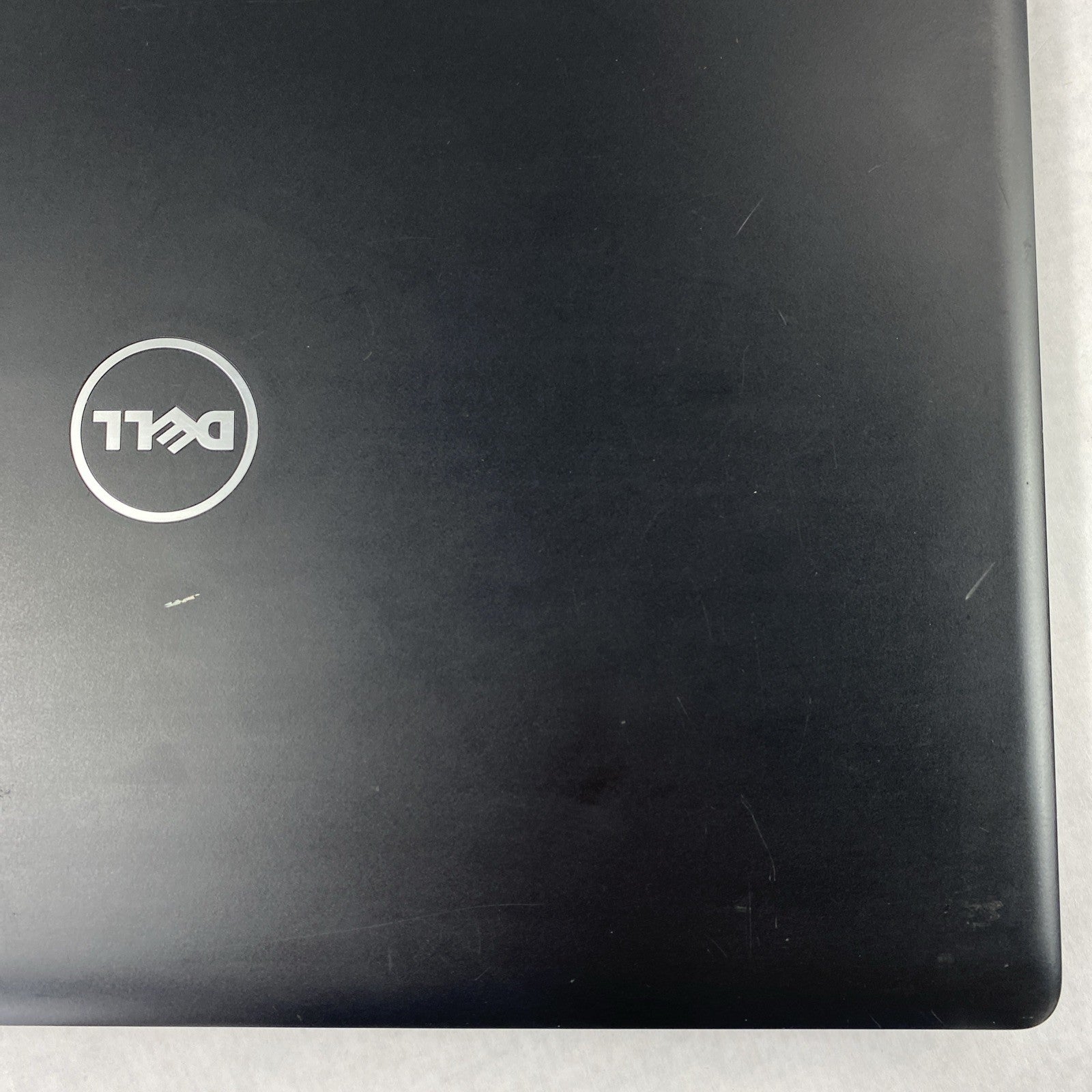 Dell Latitude 5580 Intel Core i5-6300U 2.40 GHz 8 GB RAM 15.6" No HDD No OS