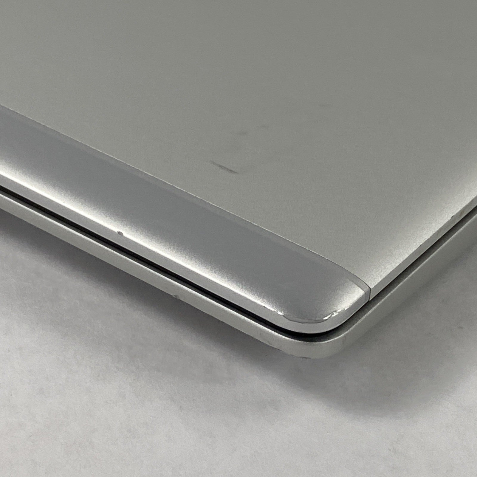 HP EliteBook 850 G5 Core i7-7600U 2.80 GHz 16 GB RAM 15.6" No HDD No OS