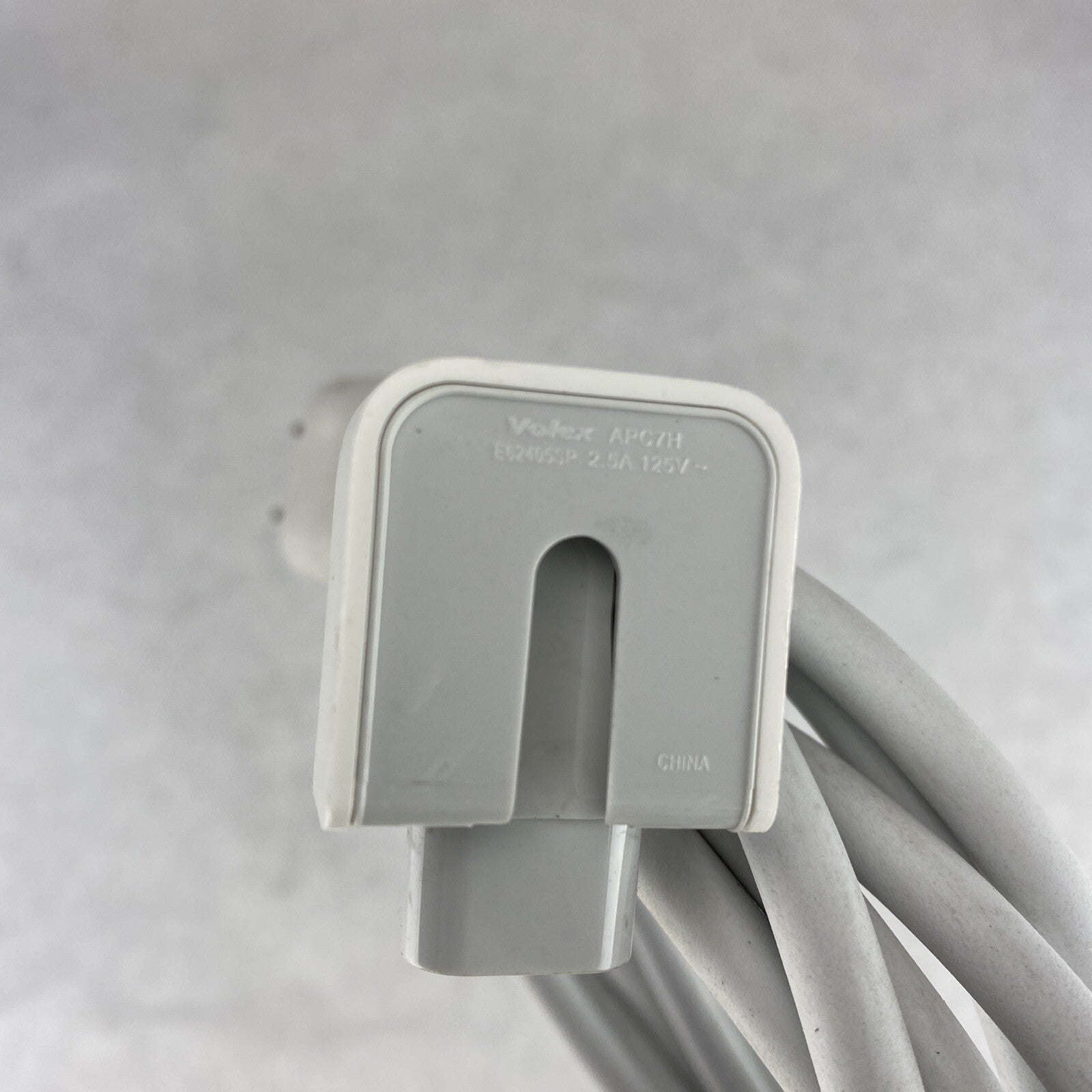 Apple Macbook Charger Volex APC7H Power Cord Charging Extender Cable White