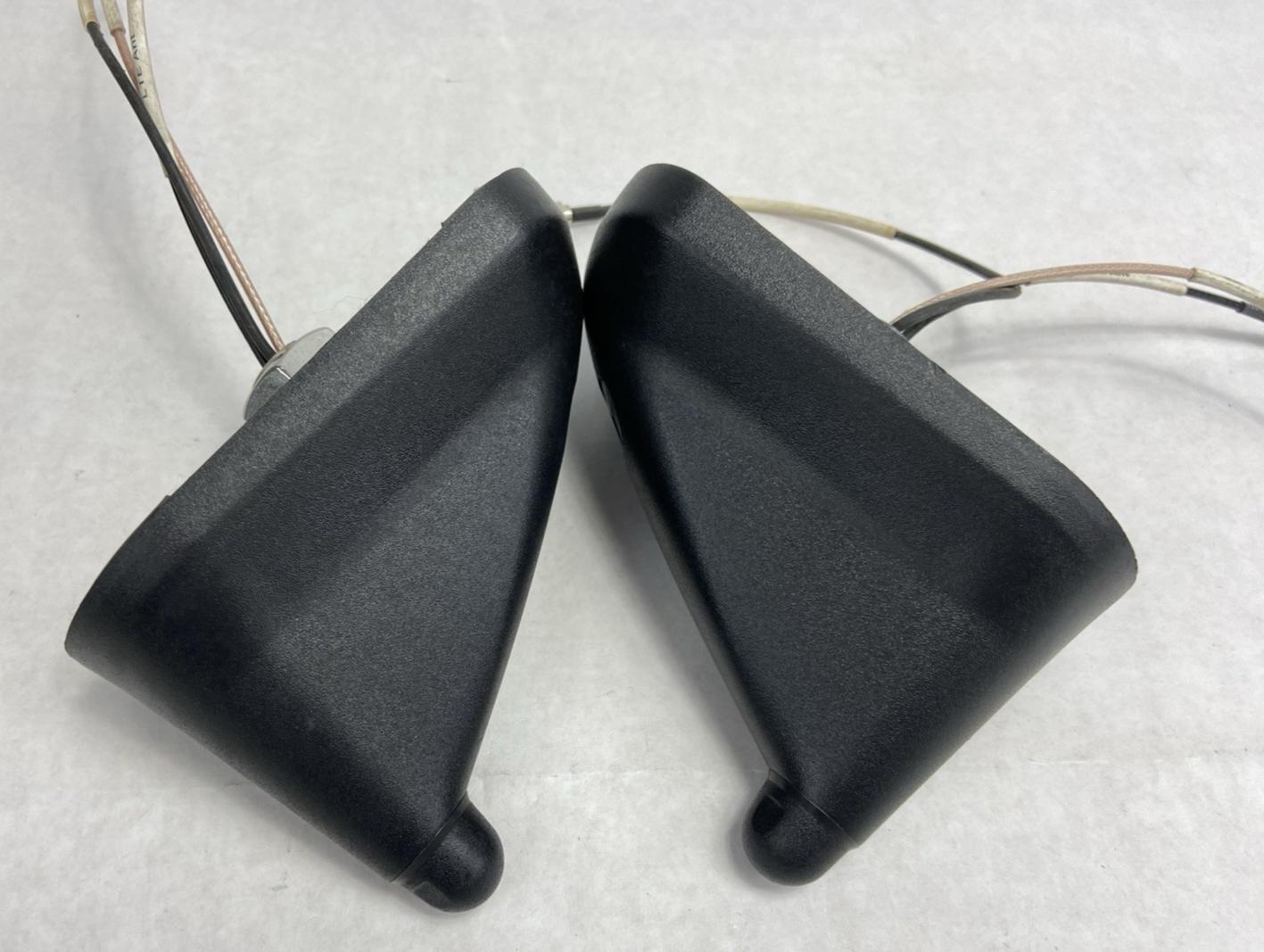Motorola Laird GPSS746MP-MT4 VSM Base RF Antenna with Cap AN000036A01 - Lot of 2
