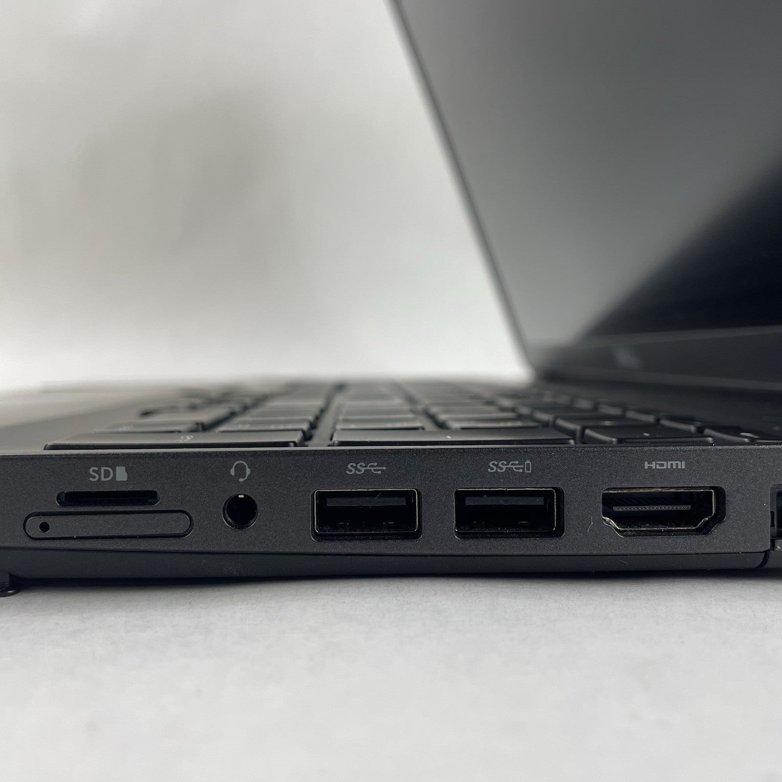 Dell Latitude 5501 15.6" i5-9400H 2.50 GHz 8 GB RAM No SSD/OS/AC11