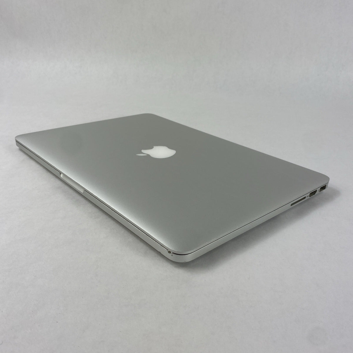 Apple MacBook Pro A1502 2015 Retina 13" 2.70 GHz i5 8 GB RAM 250GB SSD os11.7.1012