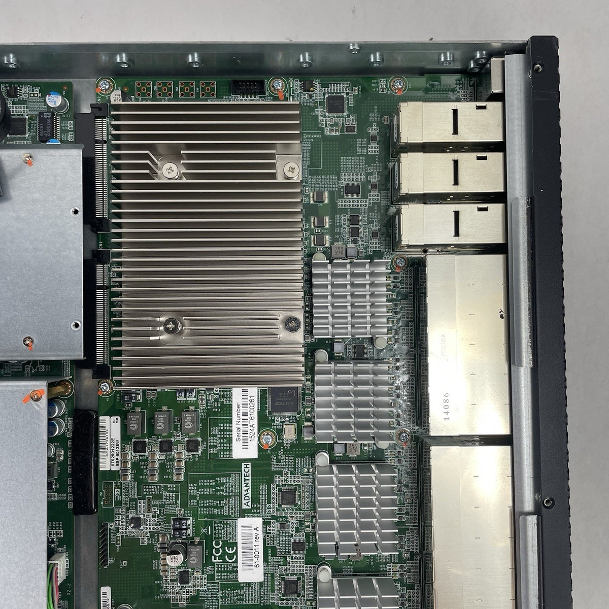 Pluribus Networks E68 Server Switch E3-1265Lv2 2.5GHz 16GB Ram No OS No HDD18
