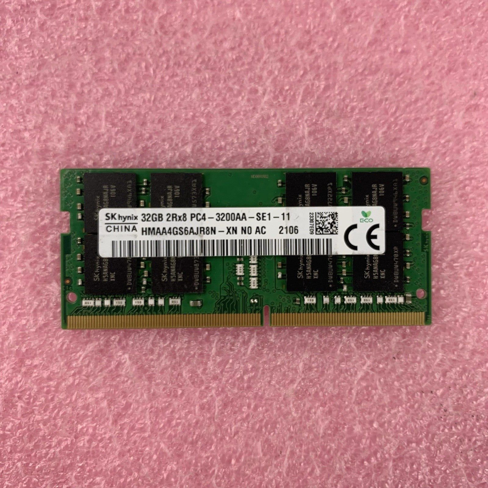 SK Hynix HMAA4GS6AJR8N-XN 32 GB DDR4 3200MHz PC4-3200AA Laptop RAM Memory1