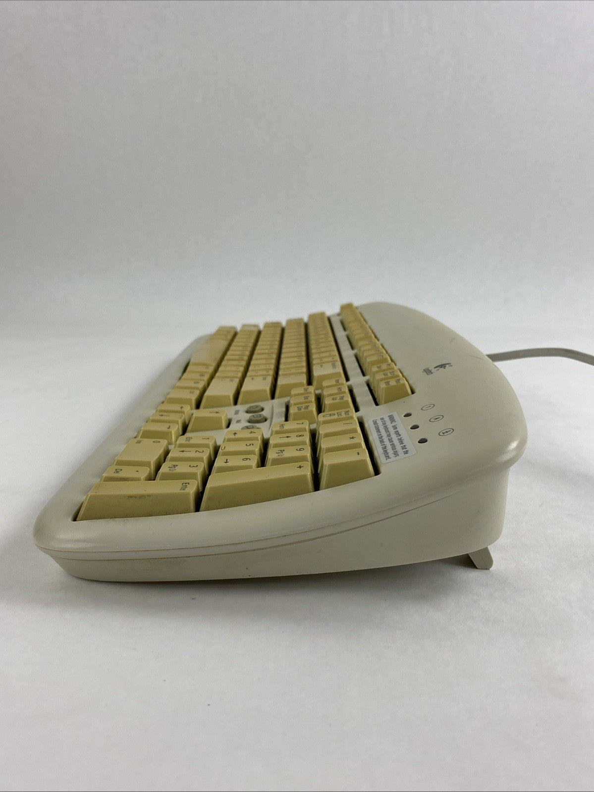 Logitech Y-SG13 PS/2 104-Key QWERTY Wired Membrane Keyboard10