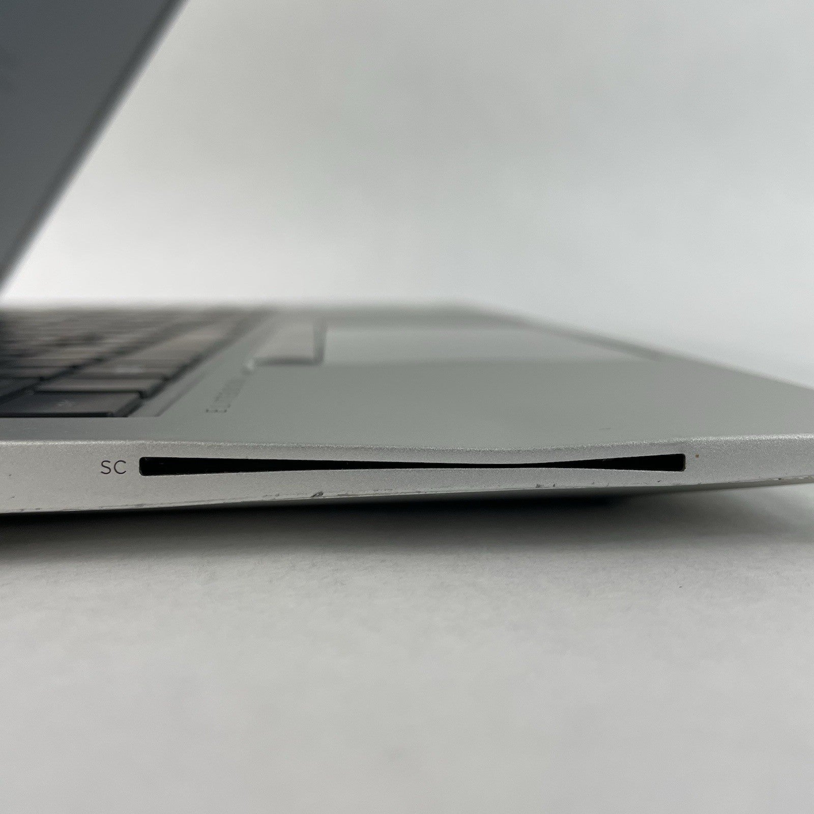 HP EliteBook 850 G8 15.6" i5-1145G7 2.60 GHz 8 GB RAM No SSD/OS/AC- Bent SC Slot6