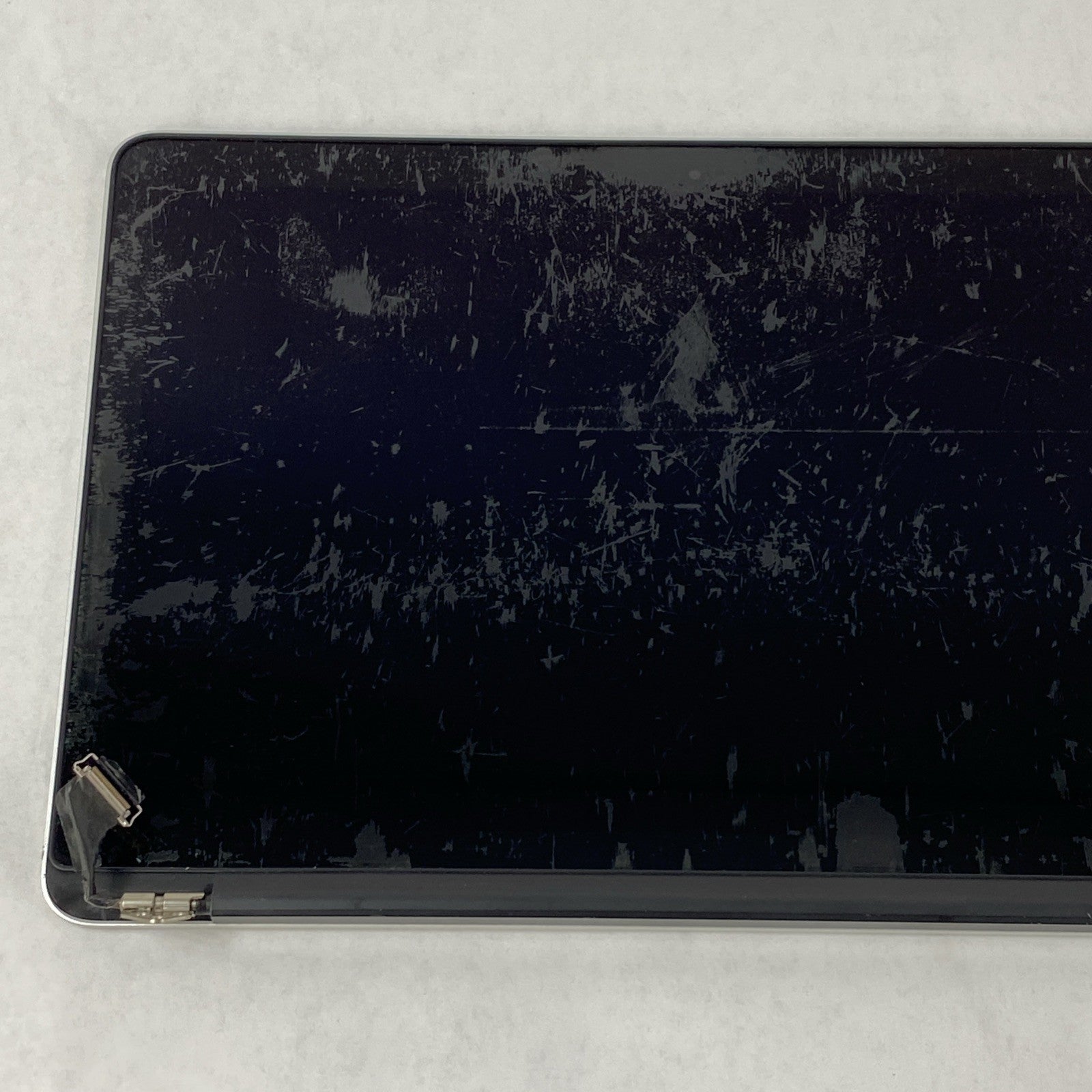 Apple MacBook Pro A1502 13.3-inch Screen Display Assembly Tested2