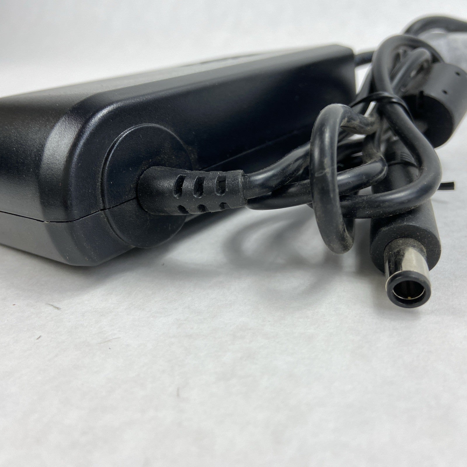 HP 90W DC Vehicle Travel Adapter 19.5V 4.62A Model HSTNN-AA07 Part 394159-001