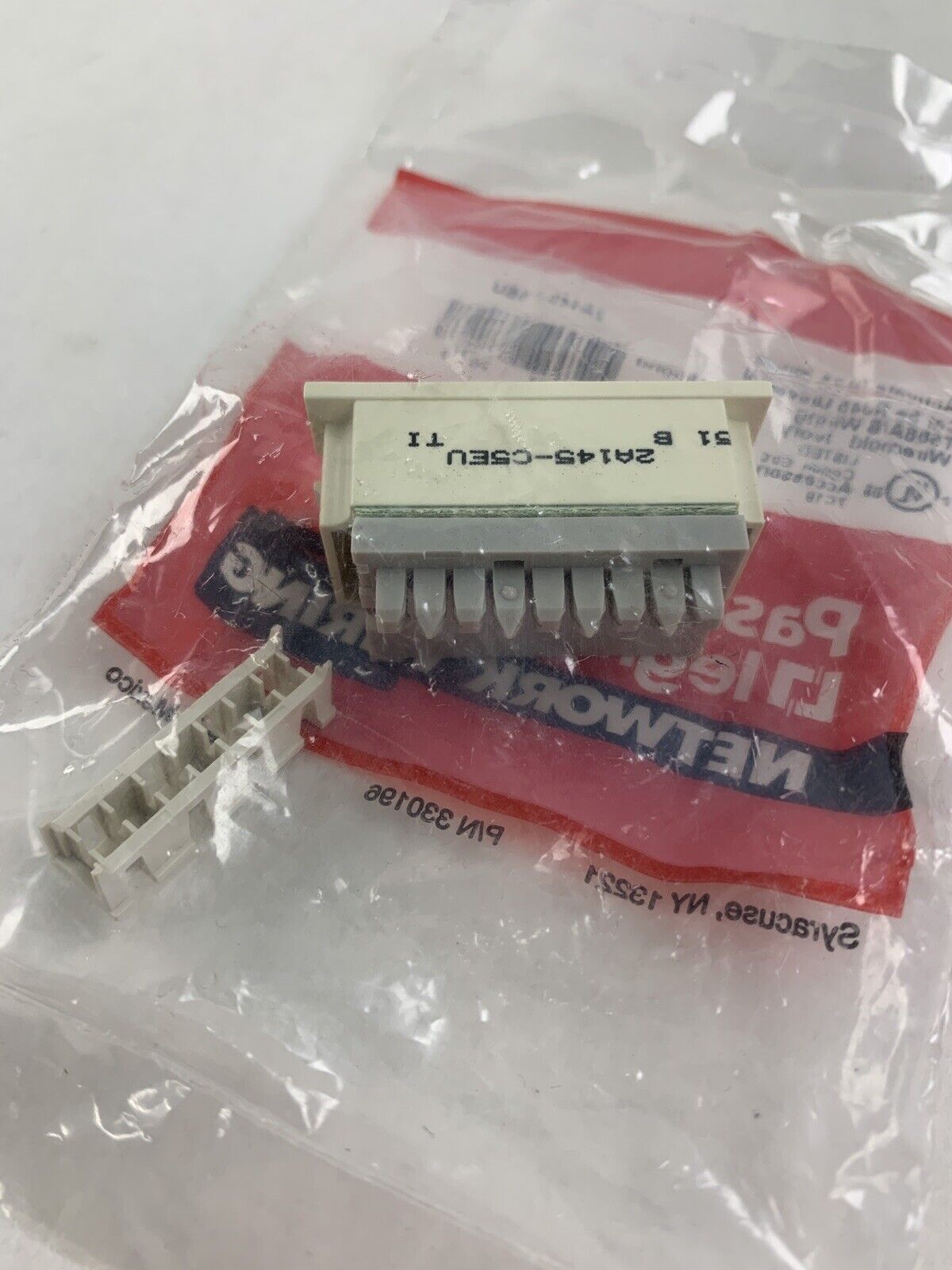 Pass & Seymour 2A145-C5EU Activate 2A Single Cat 5e RJ45 Wiremold Ivory Lot of 2