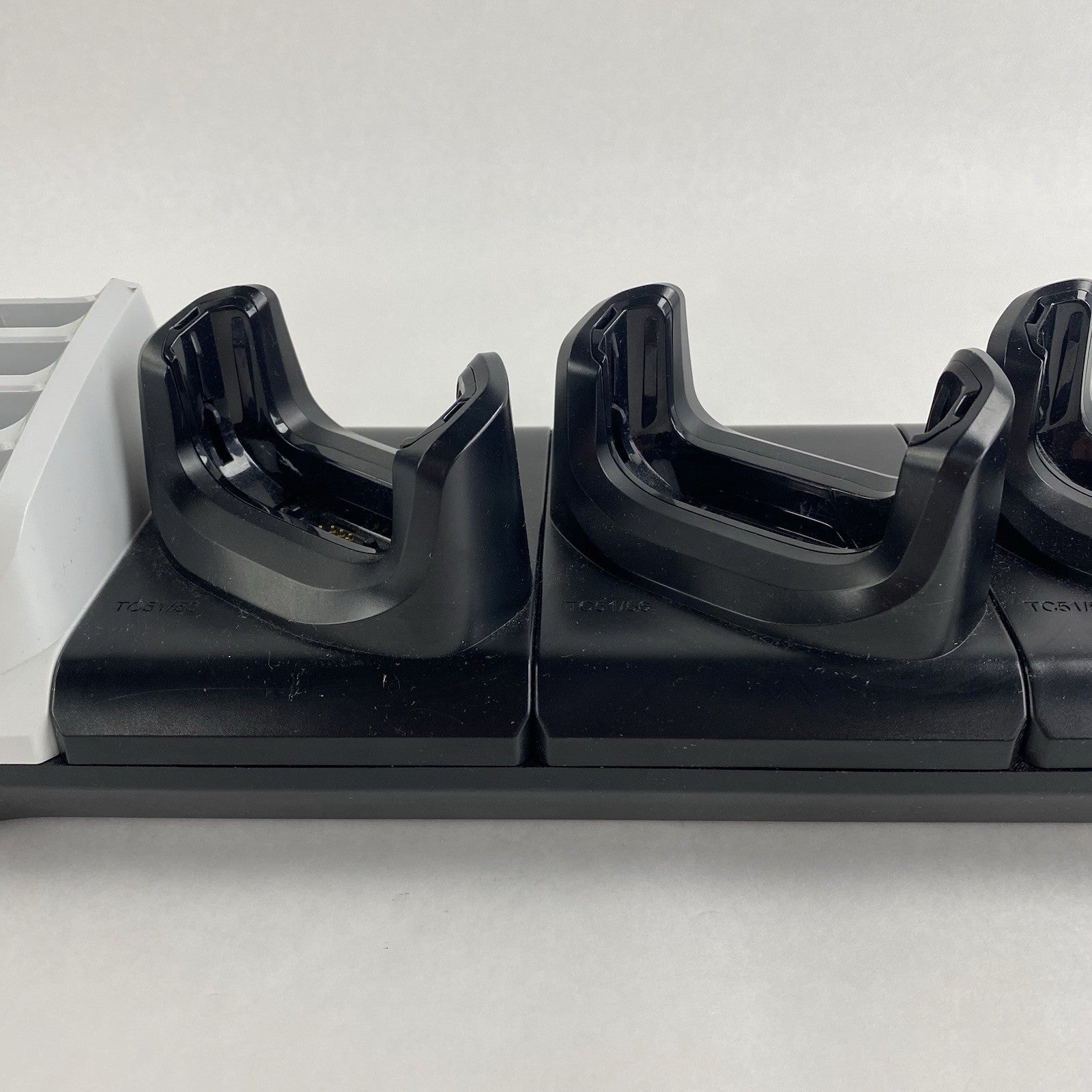 Zebra BASE-CRD-5SL-01 Charging Station Black/ White No Cords4