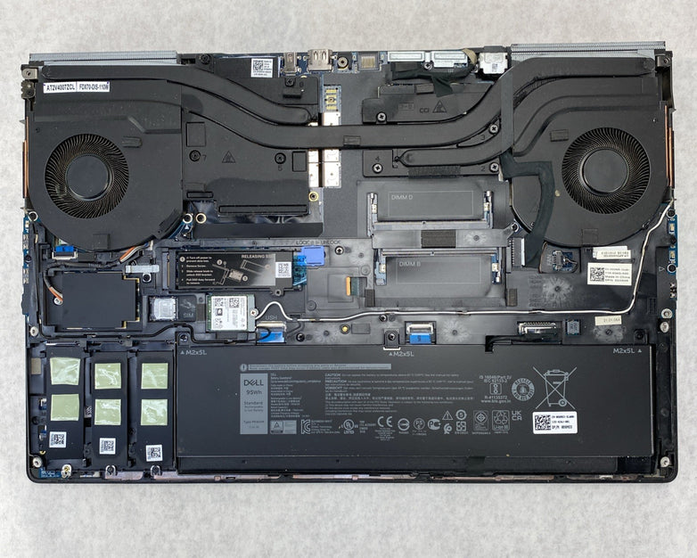 Dell Precision 7750 17.3" Core i7-10850H 2.30 GHz 32GB RAM RTX 4000 No SSD No OS