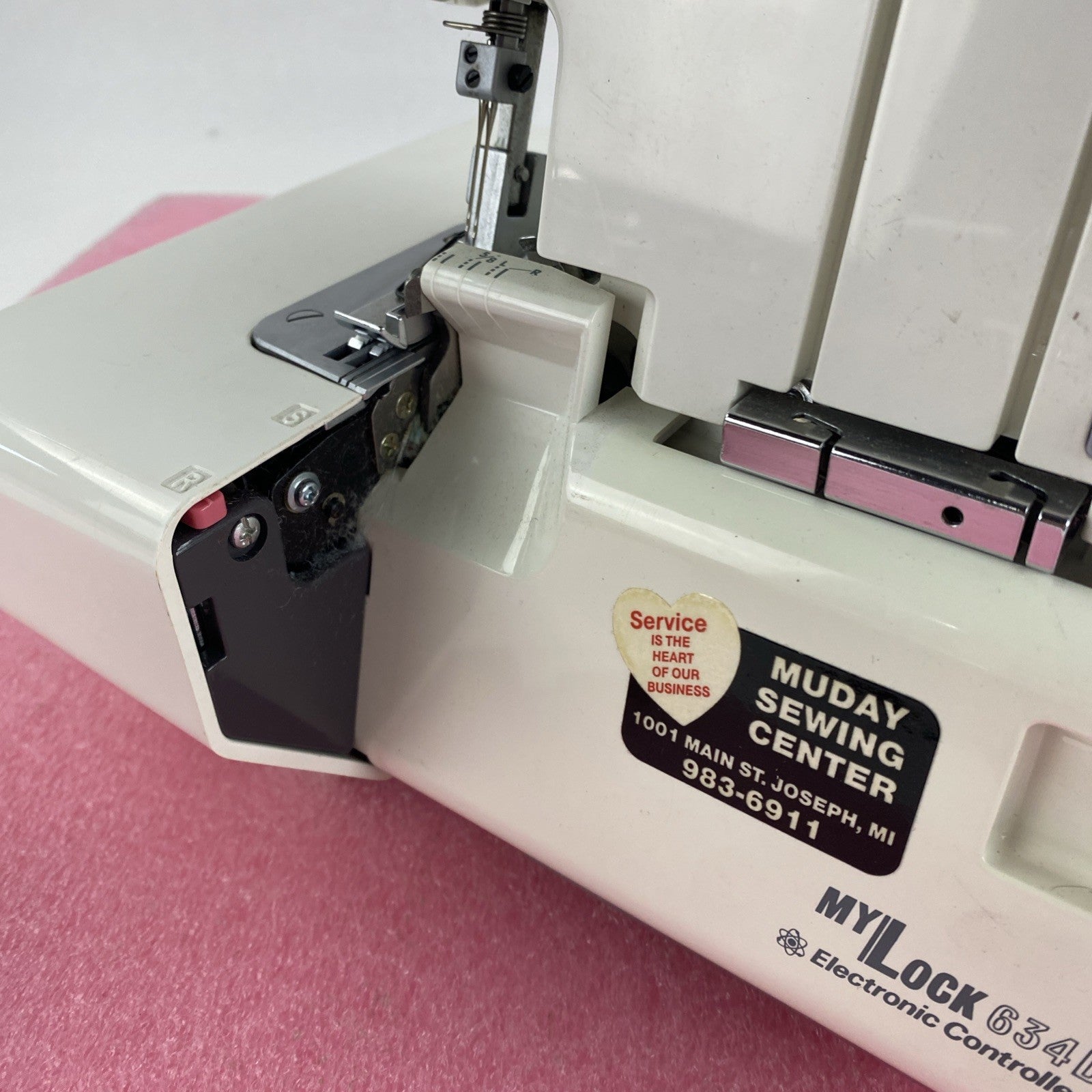Janome 634 D MyLock Sewing Machine Eloctronic Controlled No Pedal or Cord5
