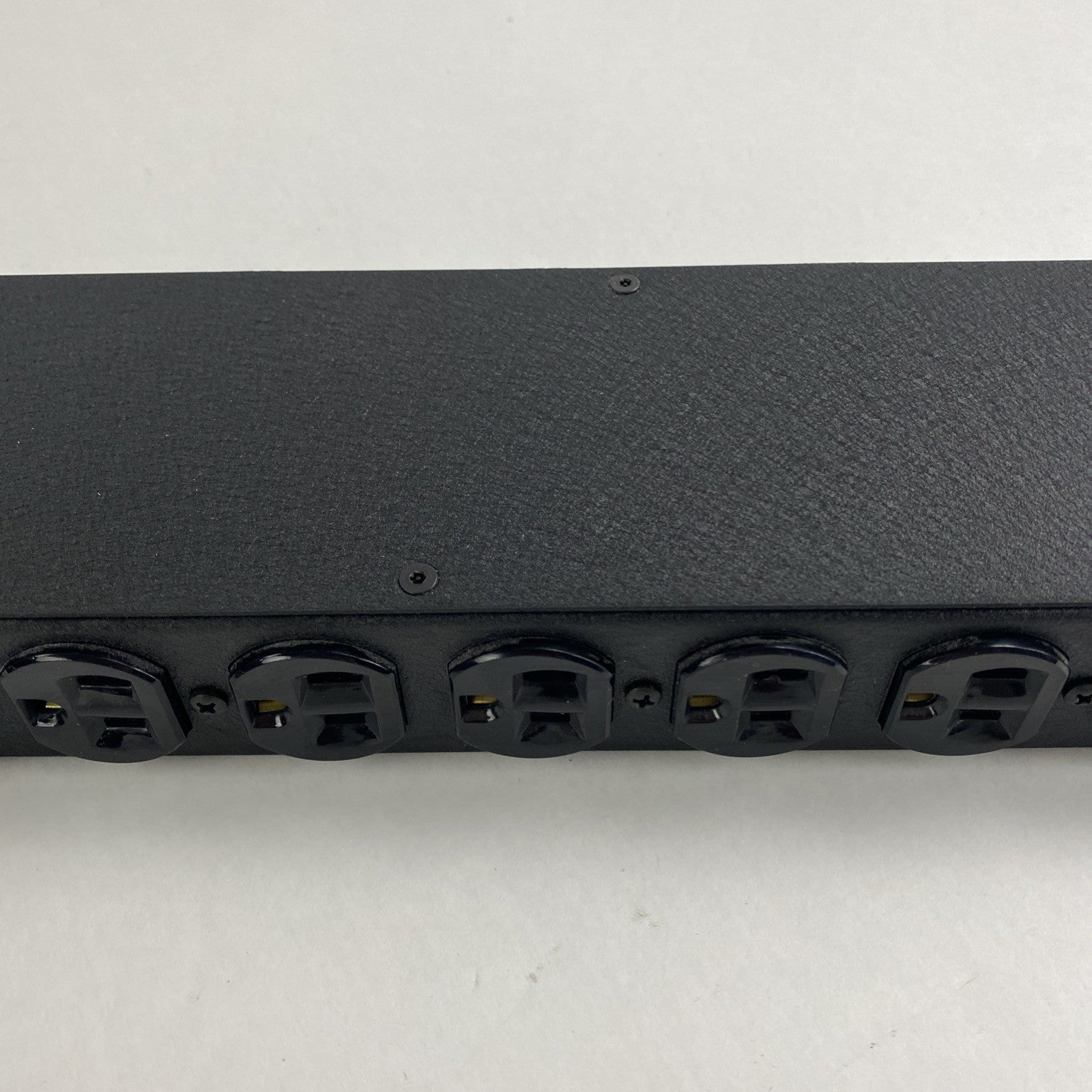 Geist SP104-10 Rack Mounted 10 Outlet Surge Protection7