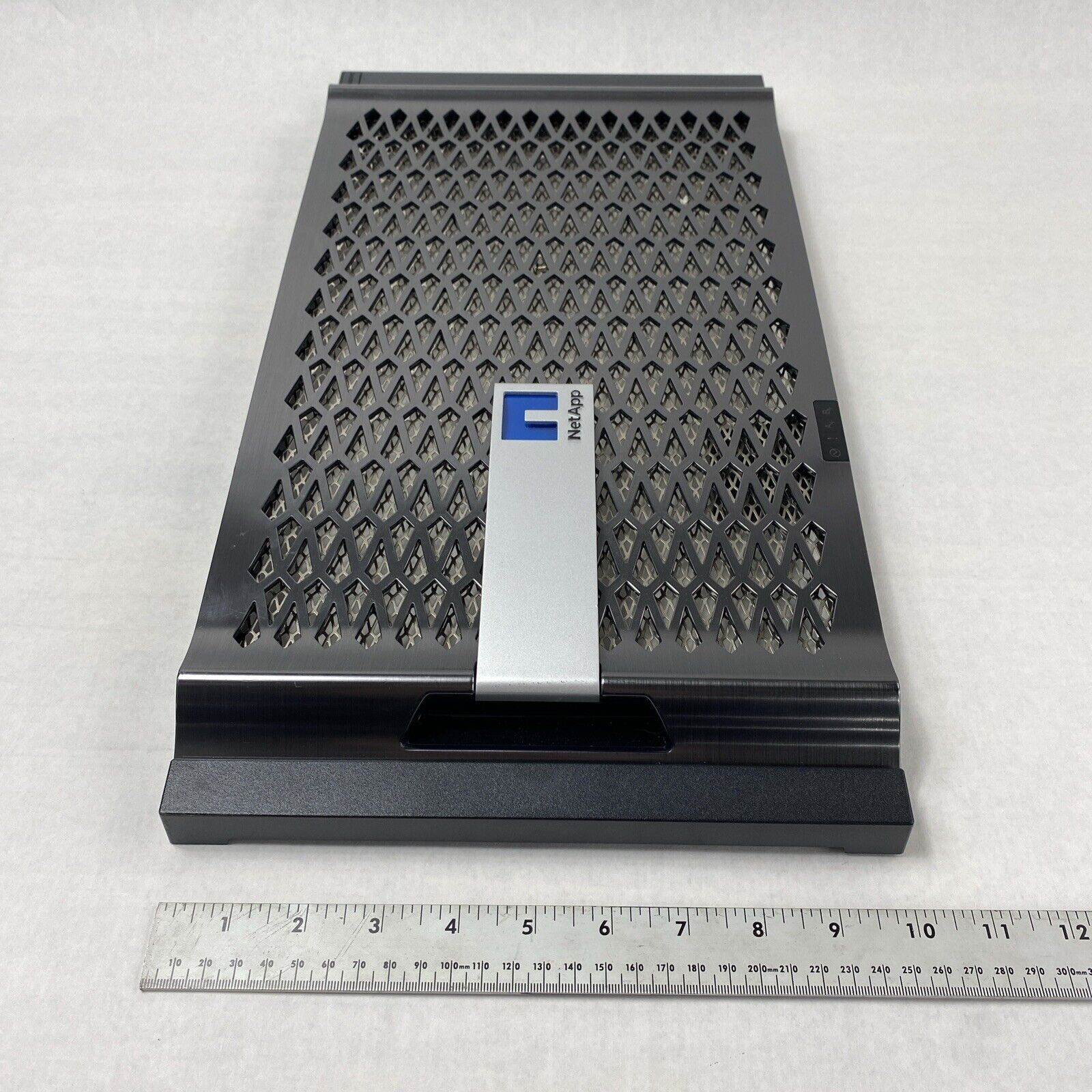 NetApp 111-01220+A0 5U Front Bezel Face Plate