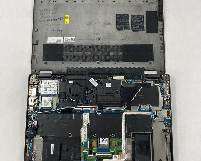 Dell Latitude 7390 2 in 1 13.3" Touch i3-7130U 2.70 GHz 4 GB RAM No SSD/OS/Batt