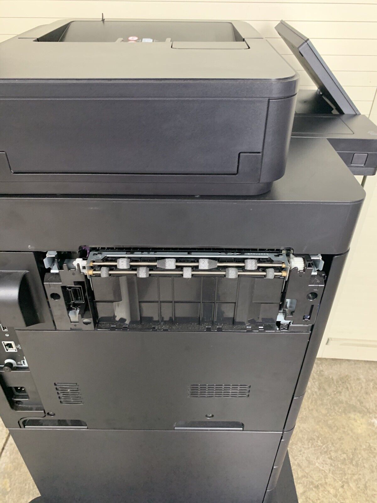 HP LaserJet Enterprise Flow MFP M680 Color Printer CZ250A Tested Bad Clip In Top