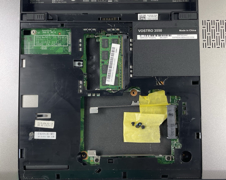 Dell Vostro 3550 15.6" i3-2310M 2.10 GHz 4 GB RAM No SSD/OS/AC/Battery - Dents