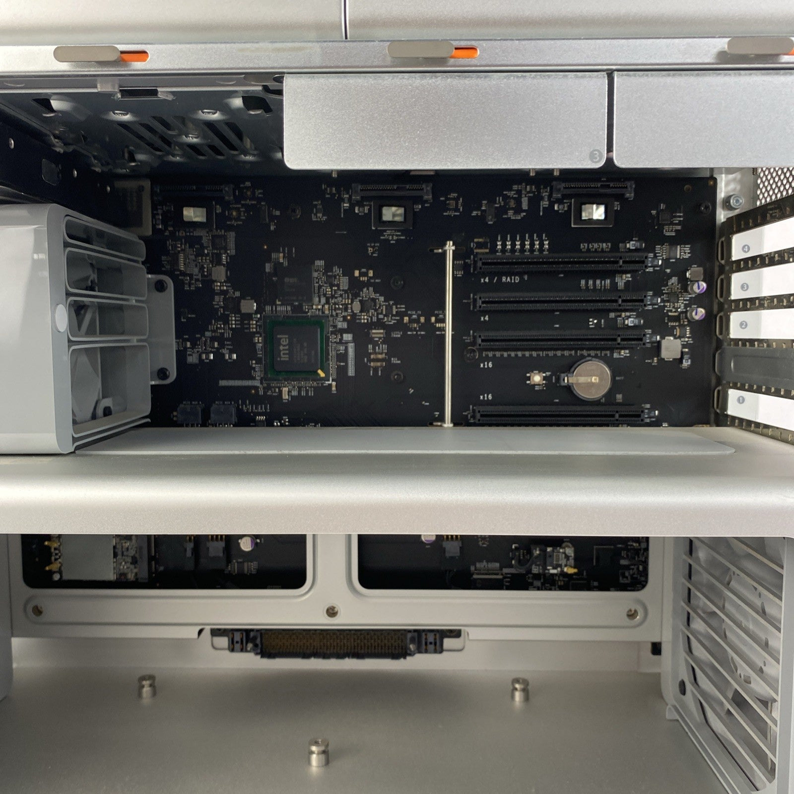 Apple Mac Pro A1289 2009 Xeon W3540 2.93GHz 6GB RAM 640GB HDD os10.11.6 No GPU14