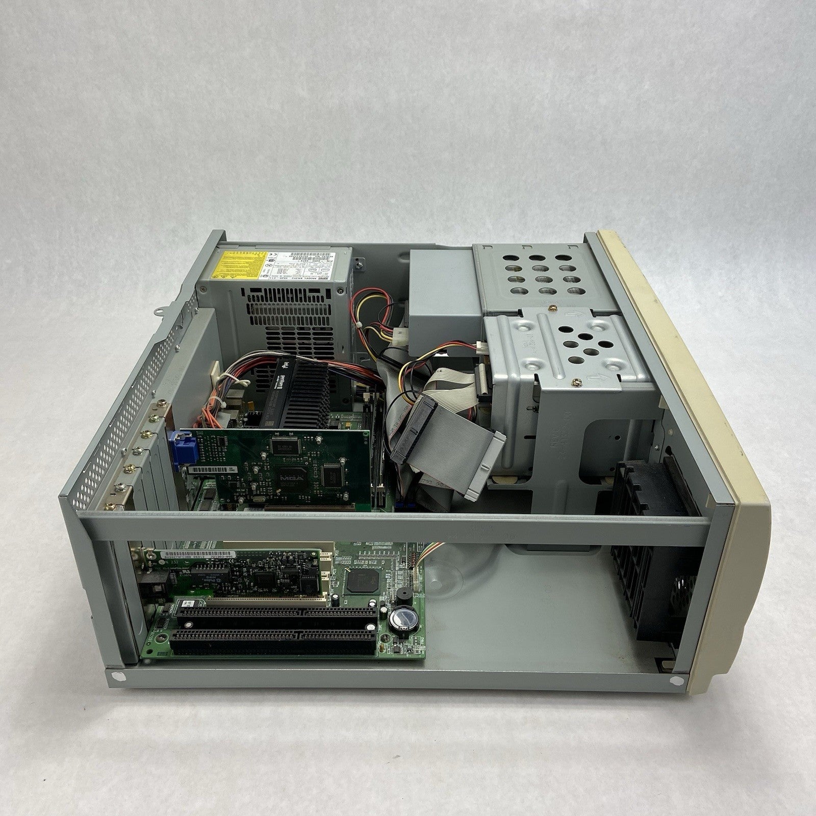 HP Vectra VE 6/350 DT Intel Pentium II 350MHz 160MB RAM No HDD No OS10