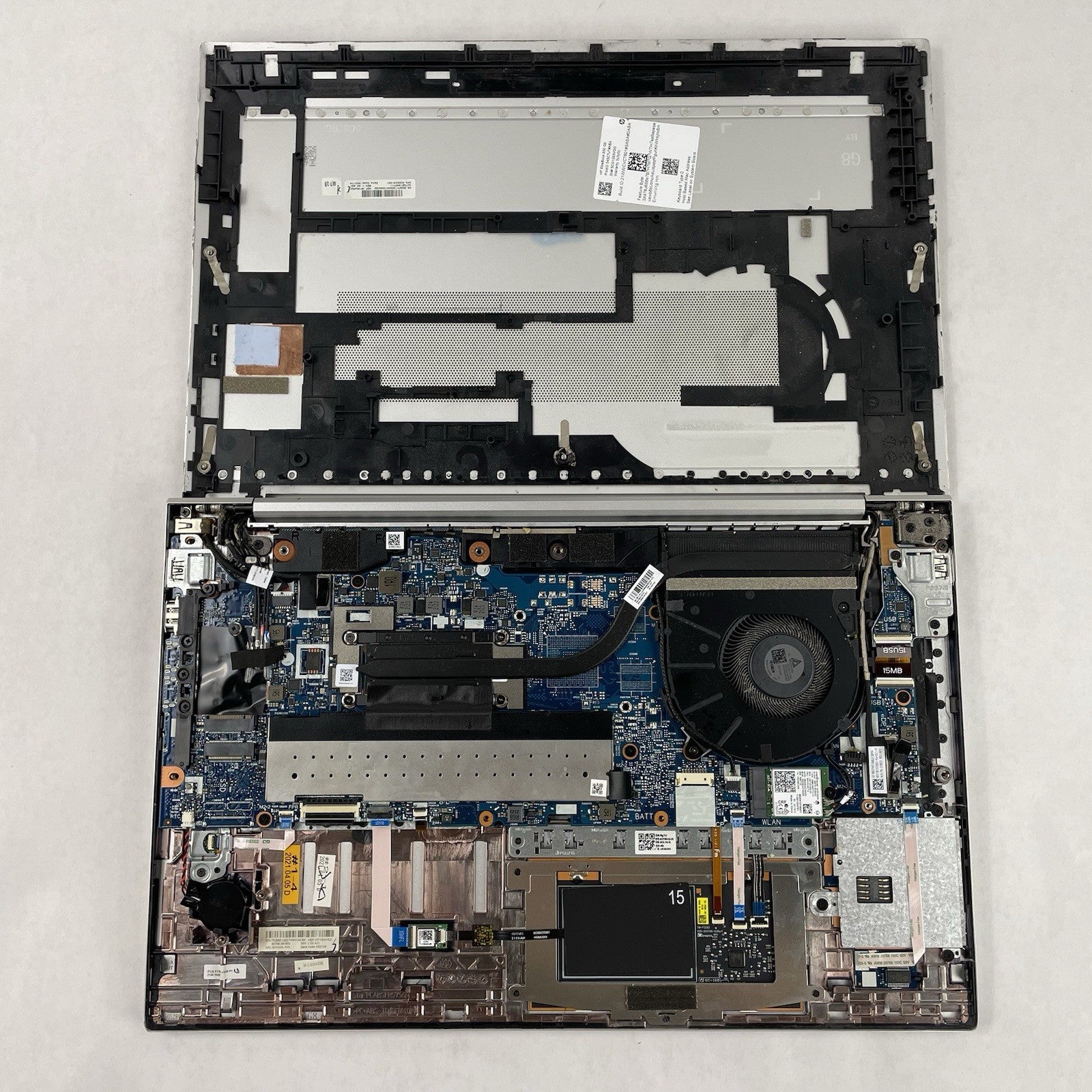 HP EliteBook 850 G8 15.6" i5-1145G7 2.60 GHz 8 GB RAM No SSD/OS/AC/Batt - Bottom16