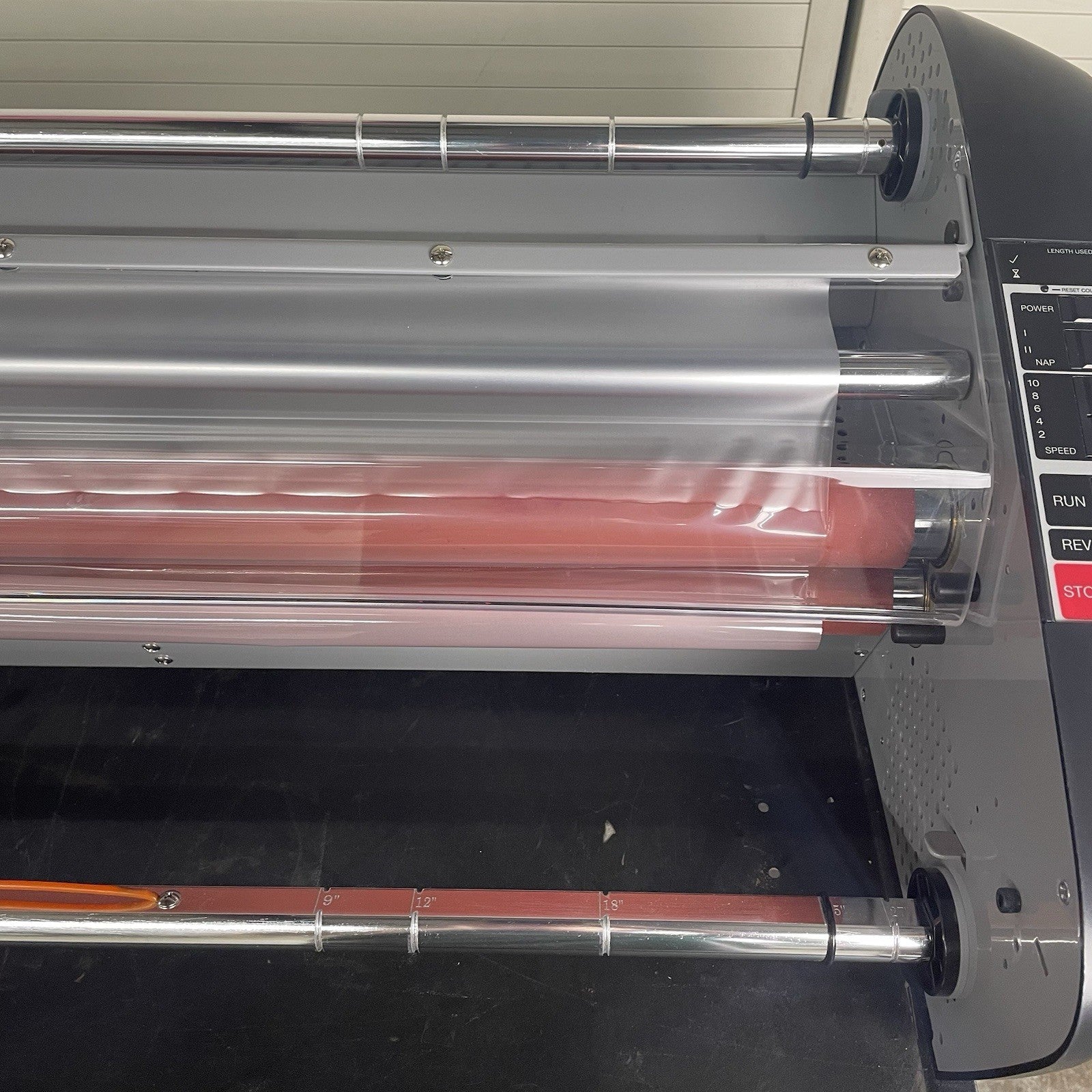 GBC Pinnacle 27 EZLoad Thermal Roll Laminator, 27" Maximum Width, 8-10 No Tray