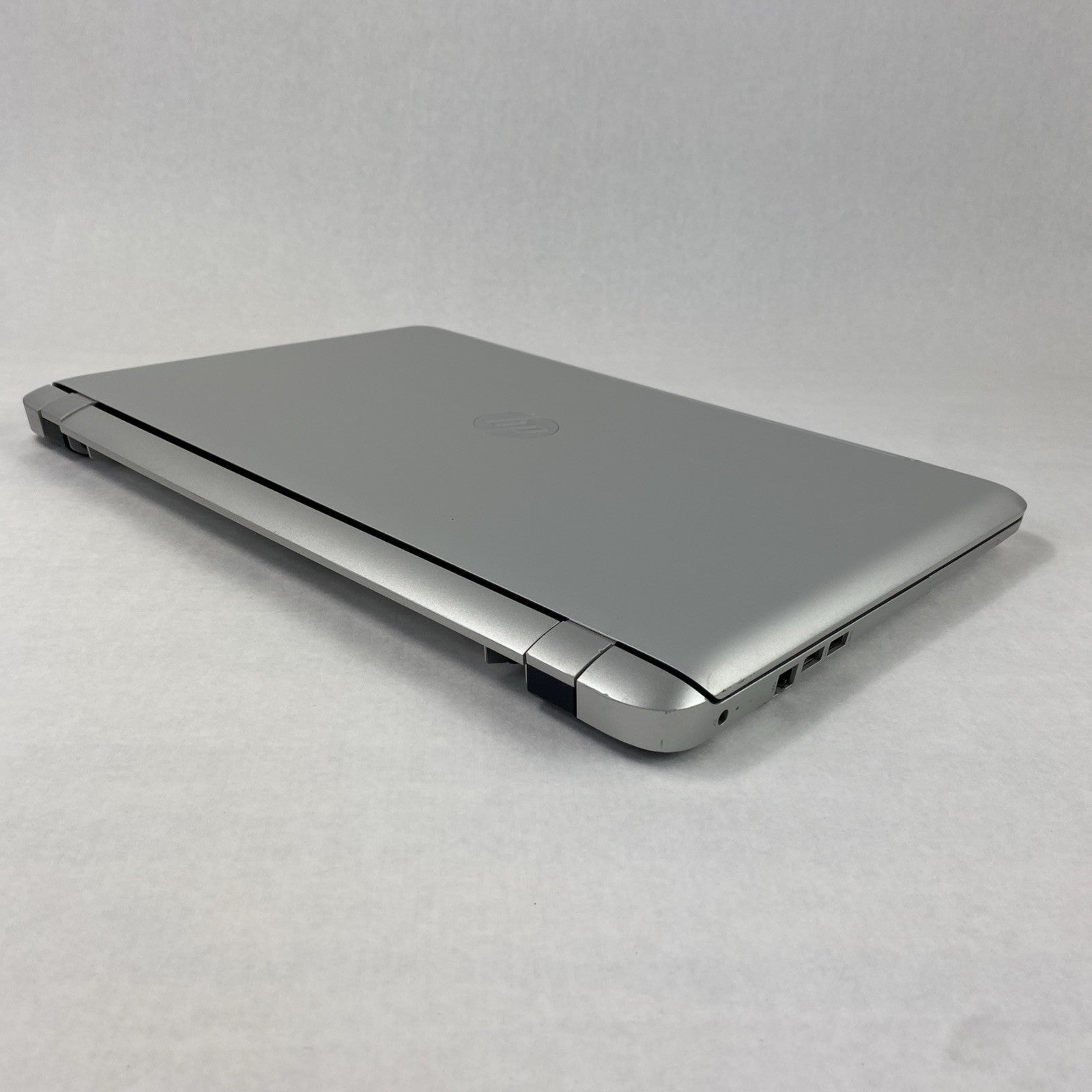 HP Envy NoteBook 17.3" Touch i7-6500U 2.5 GHz 16 GB RAM No Battery No HDD No OS