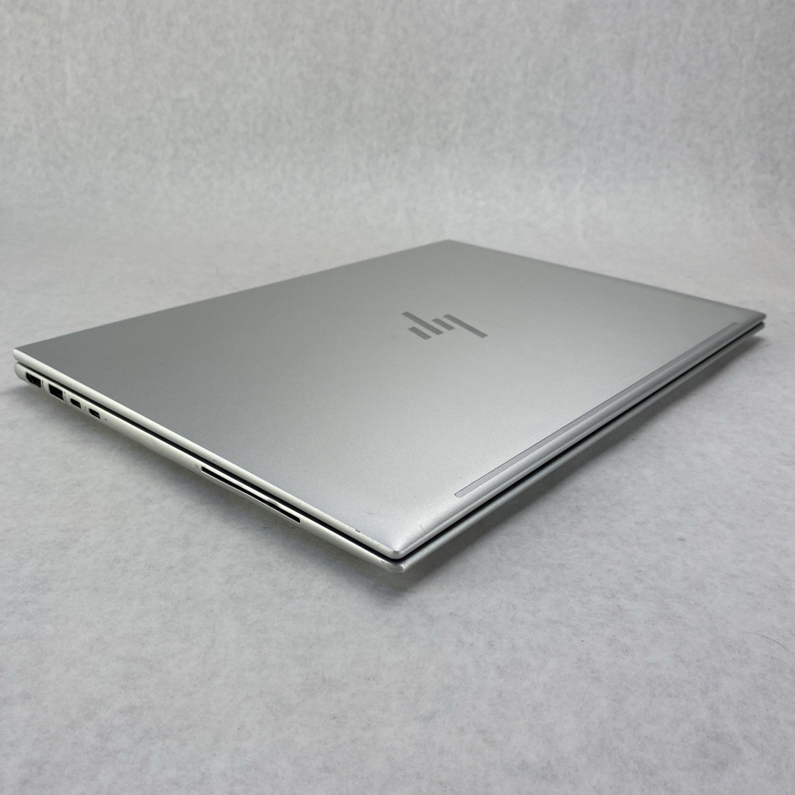 HP EliteBook 860 G9 16" Core i5-1245U 3.96 GHz 32GB RAM No SSD No OS