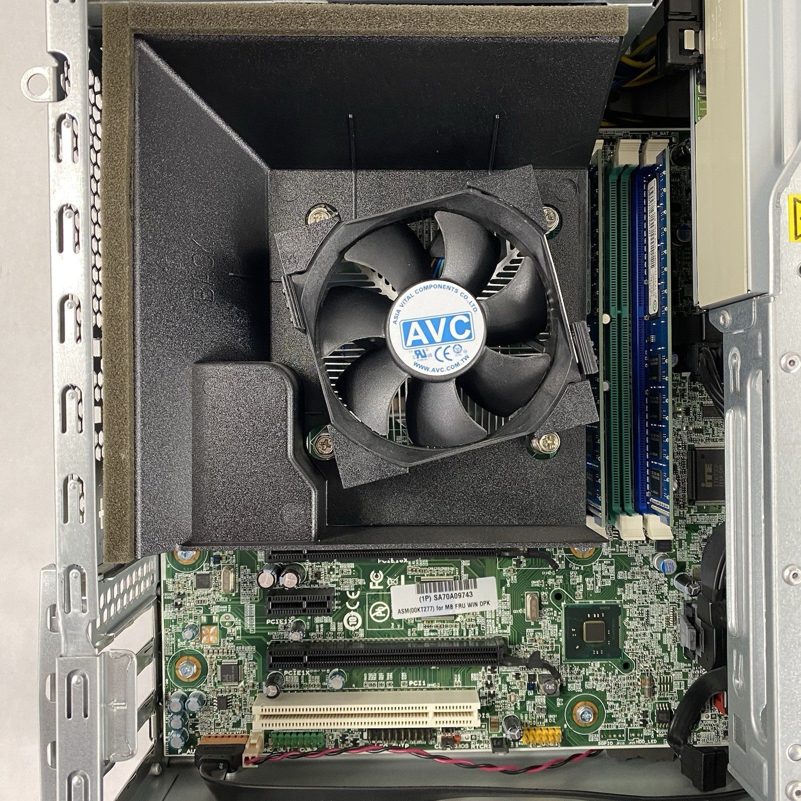 Lenovo ThinkCentre M93p SFF Intel Core i5-4570 3.2GHz 8GB RAM No HDD No OS