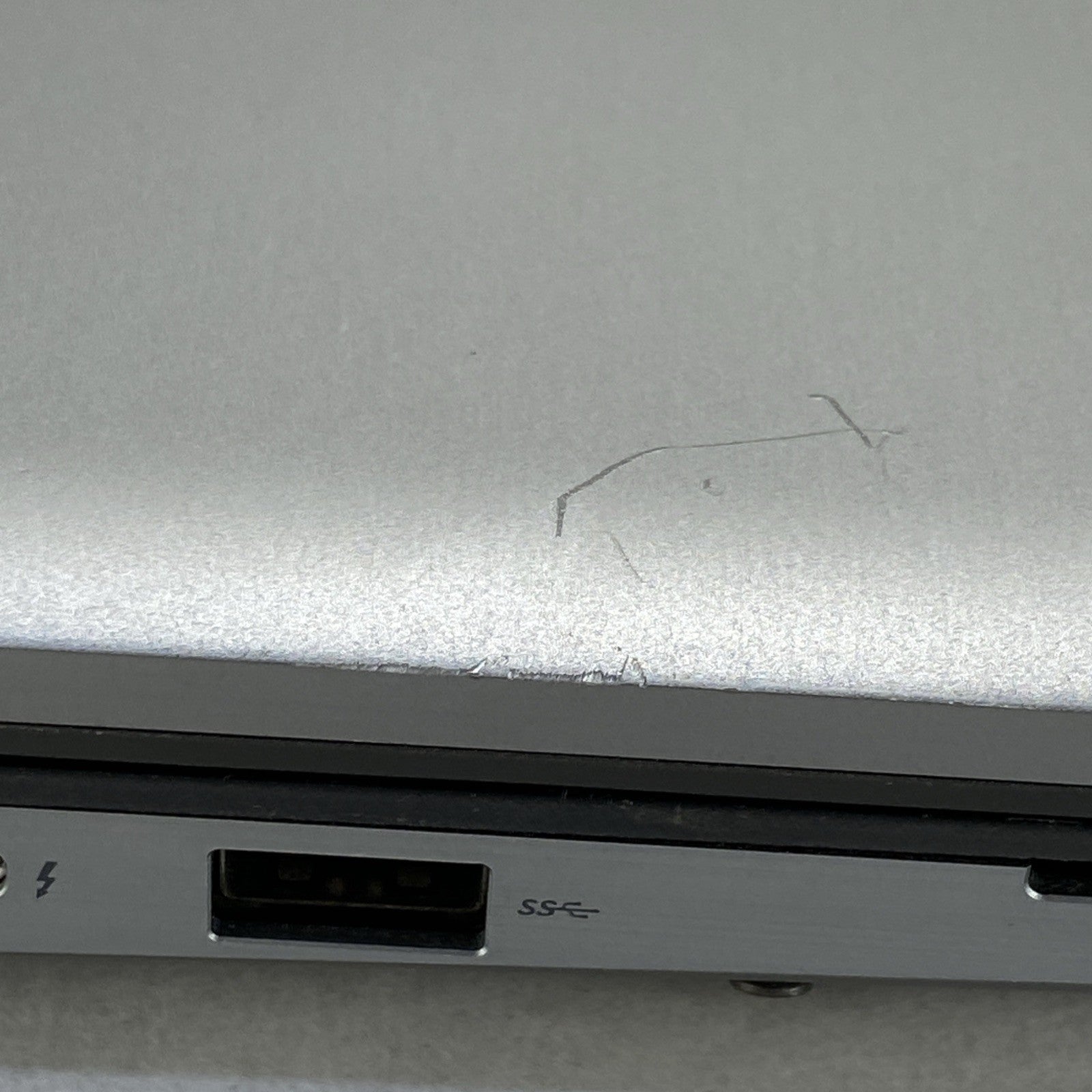 Dell Precision 7750 17.3" Core i7-10850H 2.30 GHz 32GB RAM RTX 4000 No SSD No OS