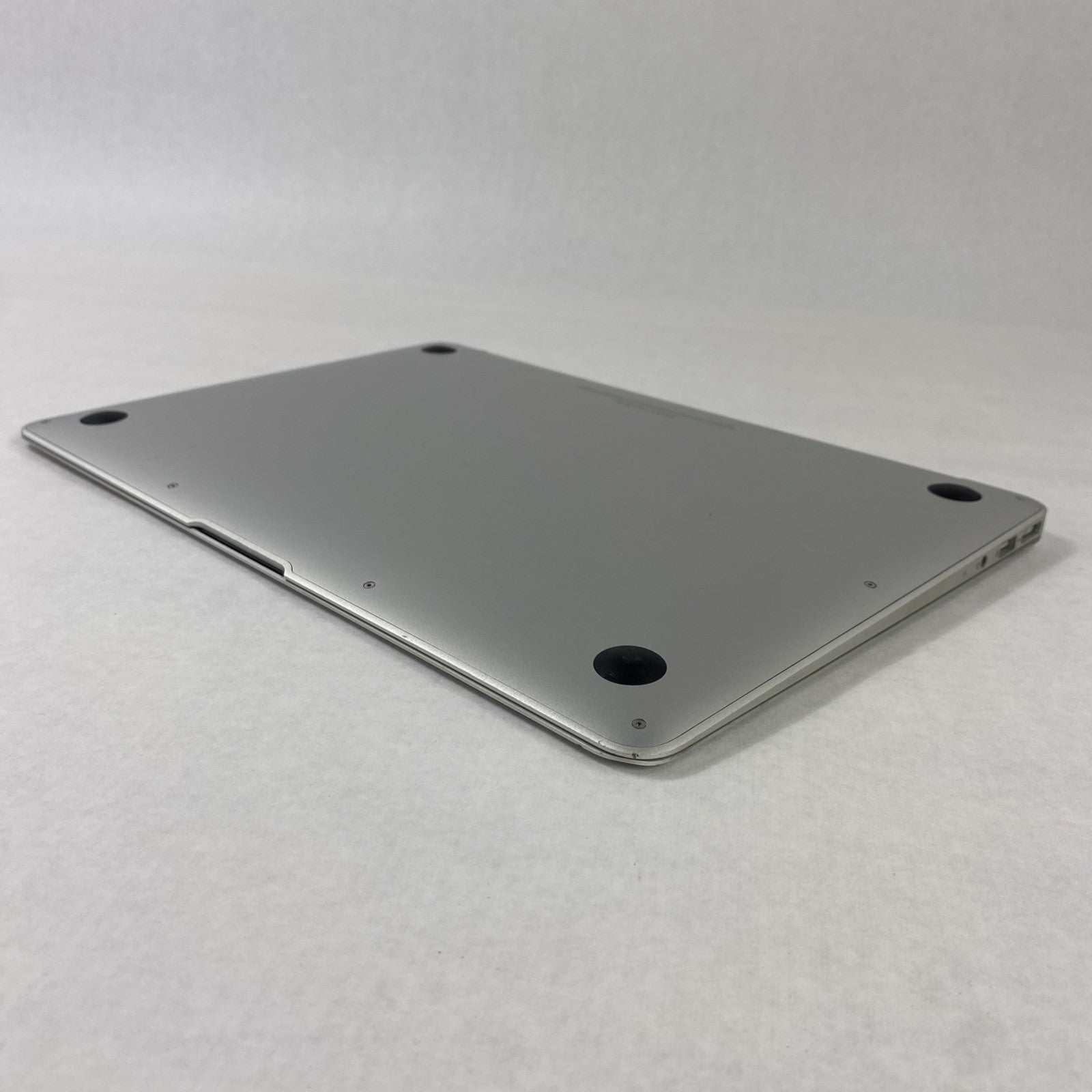 Apple MacBook Air A1466 2012 13" 1.7GHz i5 4GB RAM 60GB SSD os10.15.7 273 Cycles